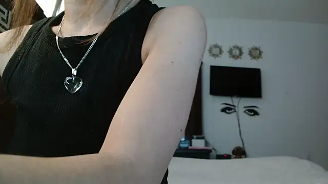 Snapshot of MINI_Petite chatting on May 2026 06:02:02 PM MINI Petite online show from May 2026 06:02:02 PM