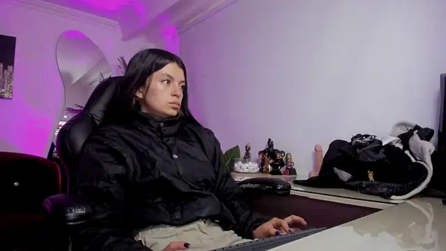 Meghan320 online show from October 2025 11:34:02 AM