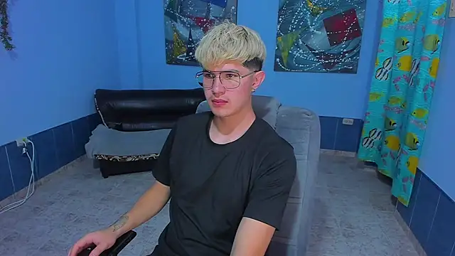 Snapshot of patrik_027 chatting on November 2025 08:52:02 PM patrik 027 online show from November 2025 08:52:02 PM