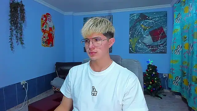 Snapshot of patrik_027 chatting on December 2025 07:09:01 PM patrik 027 online show from December 2025 07:09:01 PM