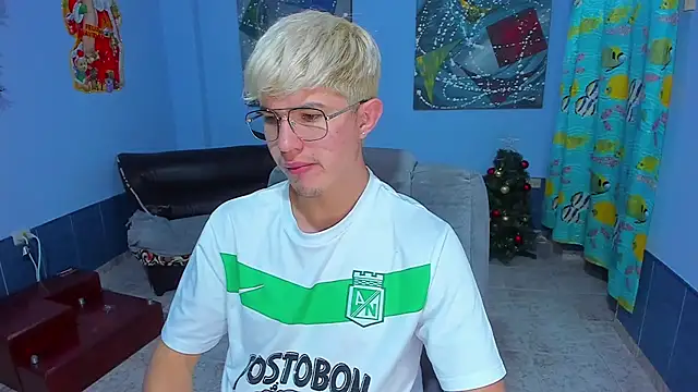 Snapshot of patrik_027 chatting on December 2025 06:45:02 PM patrik 027 online show from December 2025 06:45:02 PM