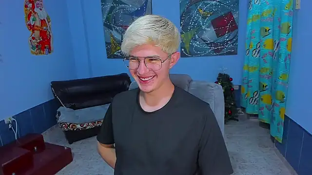 Snapshot of patrik_027 chatting on December 2025 09:00:01 PM patrik 027 online show from December 2025 09:00:01 PM