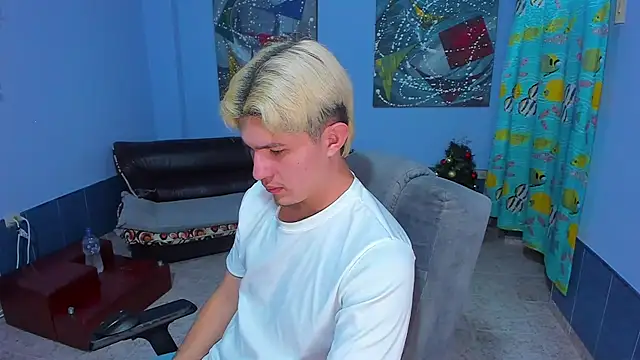 Snapshot of patrik_027 chatting on January 2026 05:17:02 PM patrik 027 online show from January 2026 05:17:02 PM