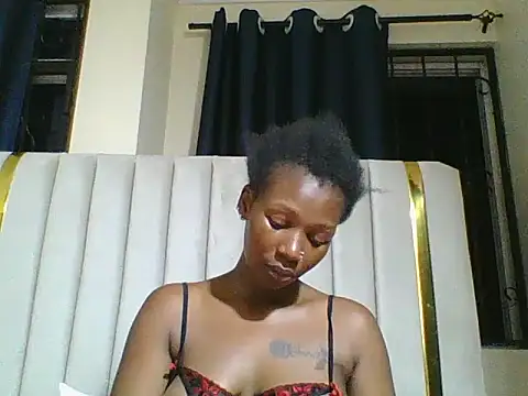 Snapshot of CuteJ chatting on February 2025 05:29:01 PM CuteJ online show from February 2025 05:29:01 PM