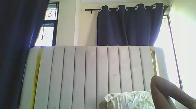 Snapshot of CuteJ chatting on February 2025 10:02:01 AM CuteJ online show from February 2025 10:02:01 AM