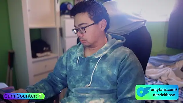 Snapshot of DerrickHose chatting on November 2025 03:28:02 PM DerrickHose online show from November 2025 03:28:02 PM