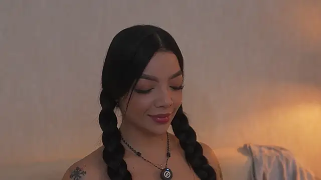 sarah hiill online show from April 2026 12:14:02 PM