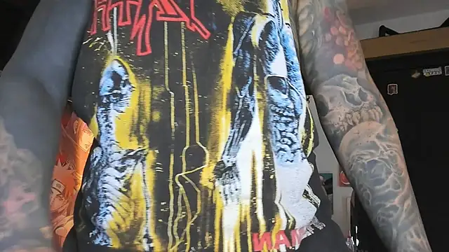 Snapshot of DEATHINK666XX chatting on February 2025 08:11:02 PM DEATHINK666XX online show from February 2025 08:11:02 PM