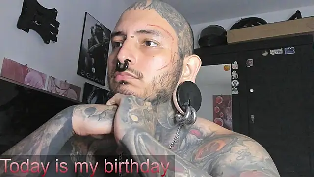 Snapshot of DEATHINK666XX chatting on March 2025 08:37:02 PM DEATHINK666XX online show from March 2025 08:37:02 PM