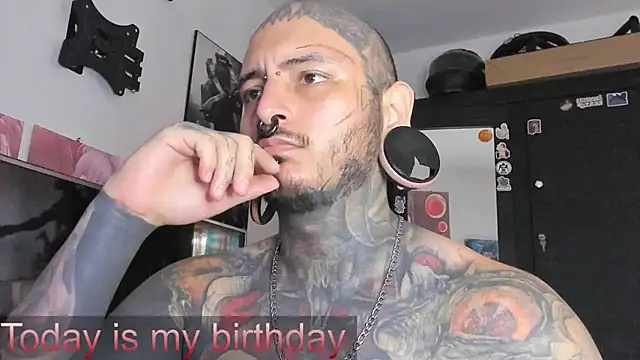 Snapshot of DEATHINK666XX chatting on March 2025 05:28:02 PM DEATHINK666XX online show from March 2025 05:28:02 PM