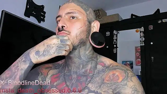 Snapshot of DEATHINK666XX chatting on March 2025 07:03:02 PM DEATHINK666XX online show from March 2025 07:03:02 PM