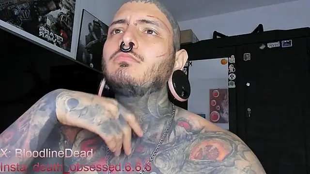 Snapshot of DEATHINK666XX chatting on March 2025 12:32:01 AM DEATHINK666XX online show from March 2025 12:32:01 AM