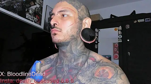 Snapshot of DEATHINK666XX chatting on March 2025 06:12:02 PM DEATHINK666XX online show from March 2025 06:12:02 PM