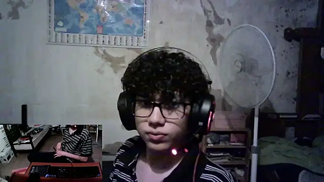 Snapshot of Emv2 chatting on December 2024 05:48:01 AM Emv2 online show from December 2024 05:48:01 AM