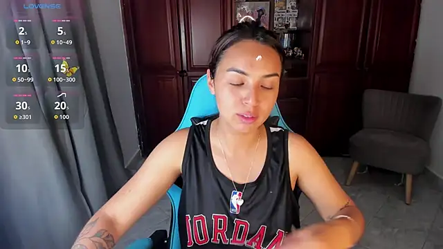 Miss Nicole online show from July 2026 07:07:02 PM