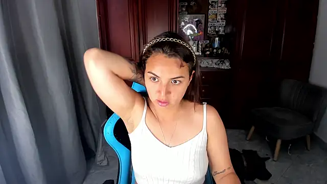Miss Nicole online show from July 2026 07:27:02 PM