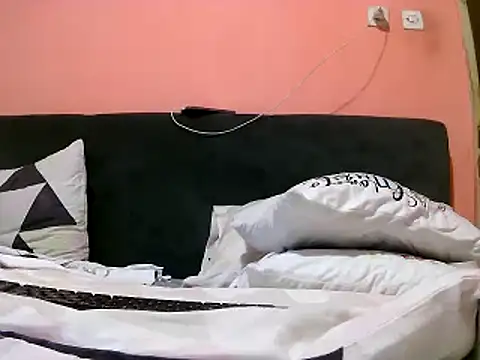 Snapshot of Drama-gal chatting on January 2025 10:50:01 AM Drama-gal online show from January 2025 10:50:01 AM