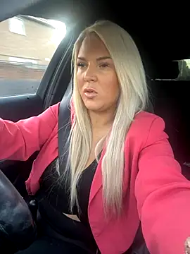 Bustyblondebabe32 online show from October 2025 07:53:02 AM