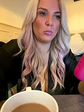 Bustyblondebabe32 online show from November 2025 09:26:02 PM