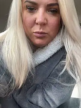 Snapshot of Bustyblondebabe32 chatting on March 2026 09:48:01 AM Bustyblondebabe32 online show from March 2026 09:48:01 AM