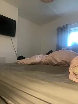 Snapshot of Bustyblondebabe32 chatting on March 2026 07:14:02 AM Bustyblondebabe32 online show from March 2026 07:14:02 AM