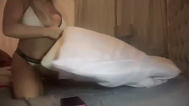 Snapshot of Bustyblondebabe32 chatting on March 2026 09:10:01 PM Bustyblondebabe32 online show from March 2026 09:10:01 PM