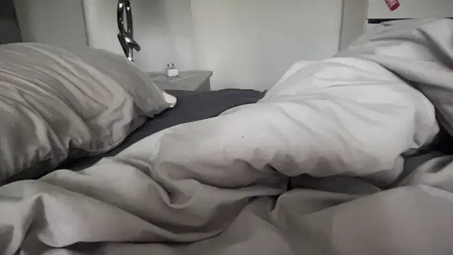 Snapshot of Bustyblondebabe32 chatting on March 2026 07:36:02 AM Bustyblondebabe32 online show from March 2026 07:36:02 AM