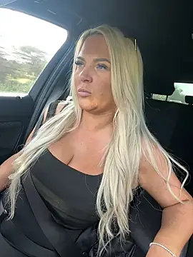 Snapshot of Bustyblondebabe32 chatting on March 2026 03:56:01 PM Bustyblondebabe32 online show from March 2026 03:56:01 PM