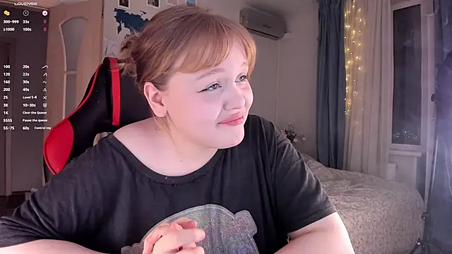 Snapshot of LisaLaas chatting on December 2024 01:31:02 PM LisaLaas online show from December 2024 01:31:02 PM