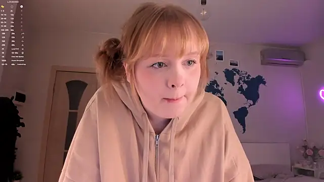 Snapshot of LisaLaas chatting on December 2024 03:26:01 PM LisaLaas online show from December 2024 03:26:01 PM