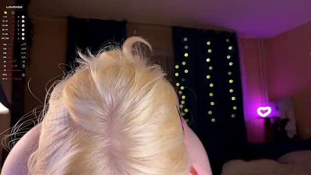 Snapshot of LisaLaas chatting on September 2025 09:39:02 PM LisaLaas online show from September 2025 09:39:02 PM