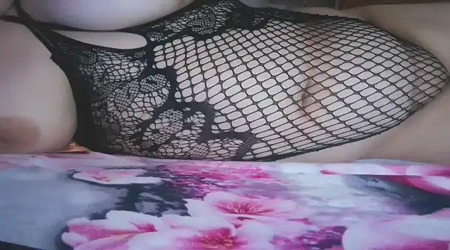 nicholle online show from February 2025 04:43:01 AM