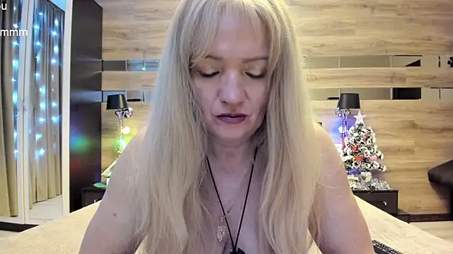 TrueFoxyyy online show from January 2025 03:37:01 PM