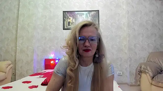 Snapshot of TrueFoxyyy chatting on April 2026 04:26:01 PM TrueFoxyyy online show from April 2026 04:26:01 PM
