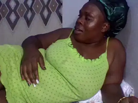 Snapshot of sweett_shaley chatting on January 2025 07:50:02 PM sweett shaley online show from January 2025 07:50:02 PM