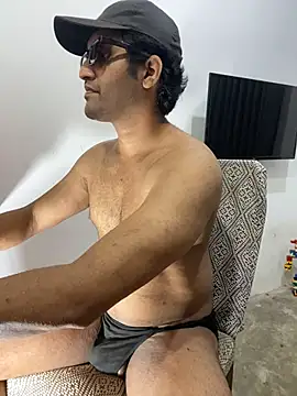 Snapshot of Lahirumadu2 chatting on May 2026 04:58:02 PM Lahirumadu2 online show from May 2026 04:58:02 PM