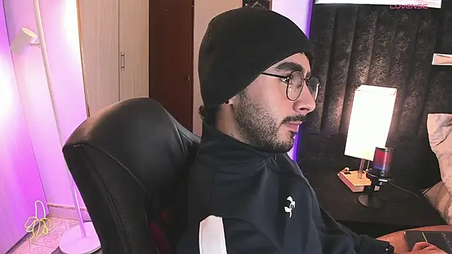 ItsMeEros online show from April 2026 11:10:02 PM