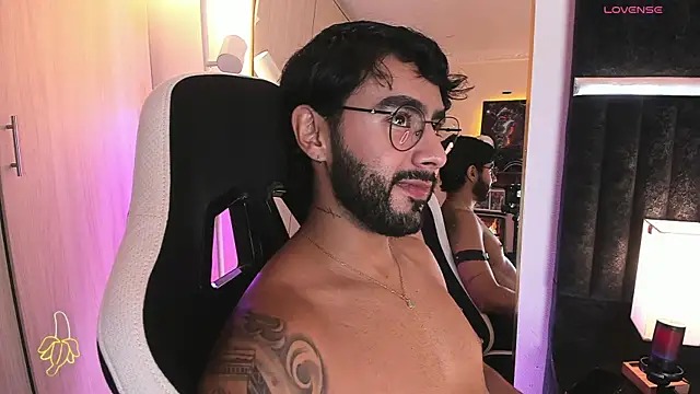 ItsMeEros online show from July 2026 11:18:01 PM