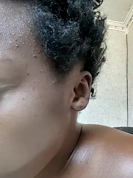 Snapshot of EbonyBuu chatting on February 2026 11:47:02 AM EbonyBuu online show from February 2026 11:47:02 AM