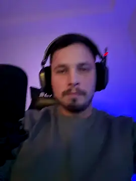 Jonkitzler1 online show from December 2025 06:49:02 PM