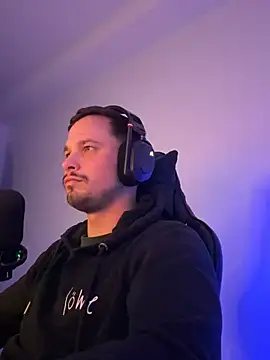 Jonkitzler1 online show from January 2026 06:46:02 PM