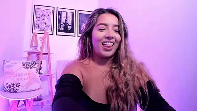 sofihill01 online show from April 2026 02:51:02 AM