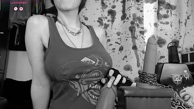 Silentmary online show from November 2025 03:12:02 PM