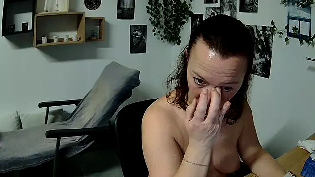 AnyaKreyxh online show from February 2025 06:45:01 PM