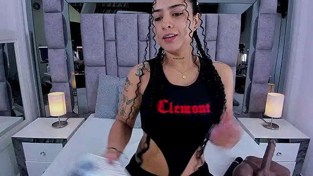 EMMAHILL1 online show from April 2026 11:12:01 AM