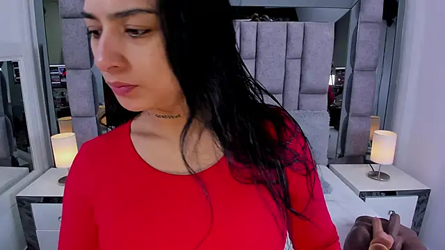 Snapshot of EMMAHILL1 chatting on May 2026 11:05:02 AM EMMAHILL1 online show from May 2026 11:05:02 AM