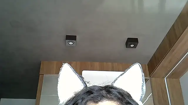 Skinny-Kitten online show from October 2025 06:10:01 PM