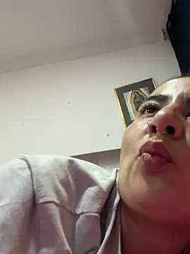 Abril Luv online show from November 2025 02:44:01 AM