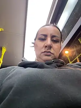 Abril Luv online show from February 2026 01:10:02 AM