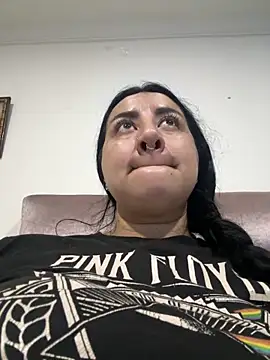 Abril Luv online show from May 2026 01:13:02 AM